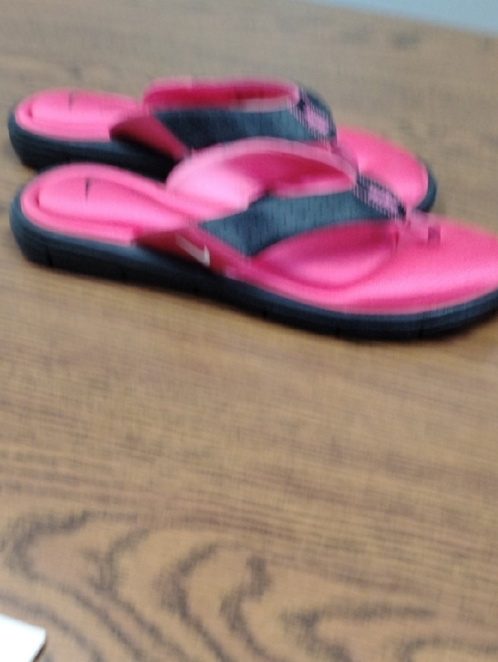 Nike Hot Pink and Black Women's Comfort Footbed Flip Flops, Size 12 - Picture 4 of 9